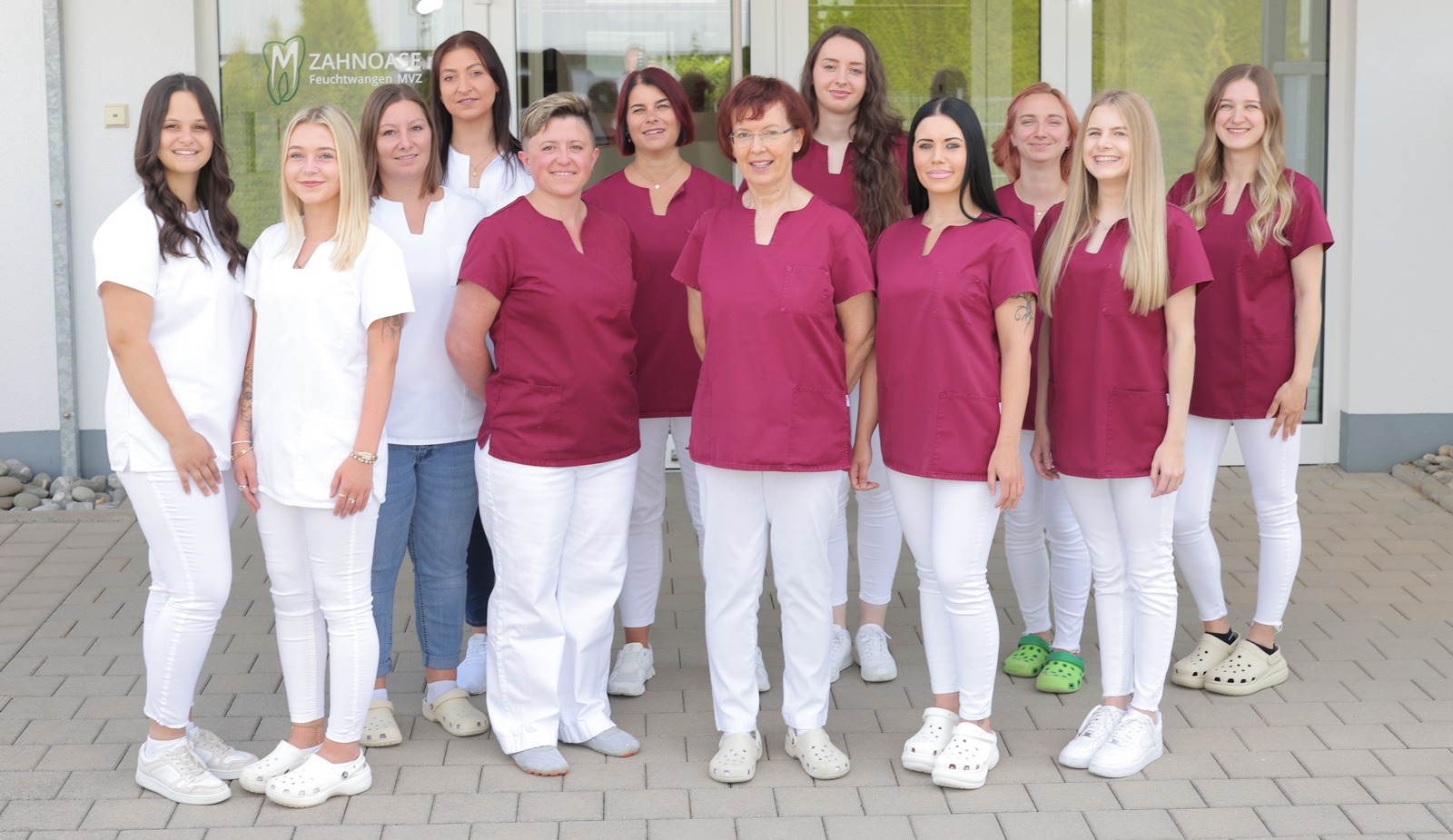 Zahnarzt-Oliver-Meier-Maedels-Slider-2025