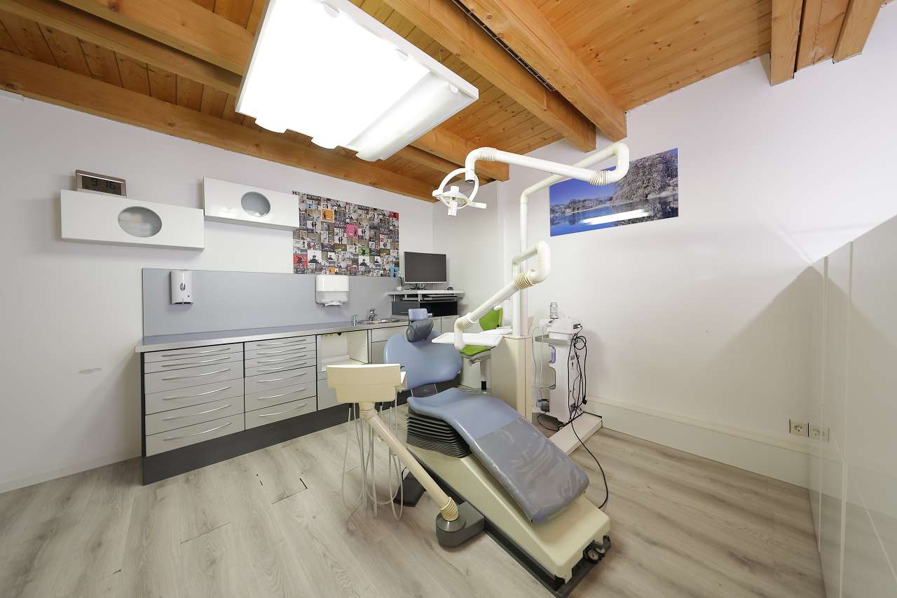 Dentlein Behandlung